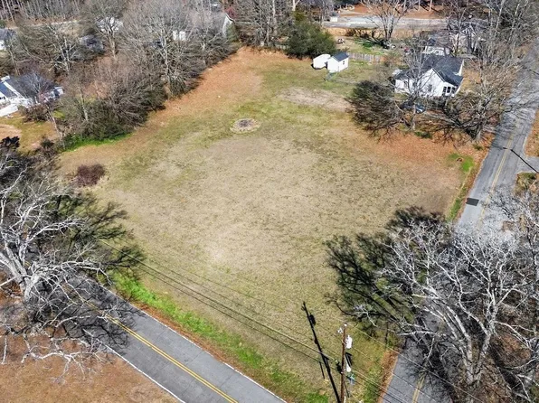 72 Hunt St, Hiram, GA 30141