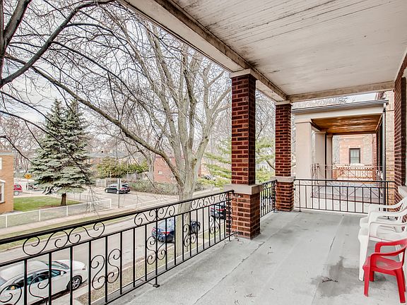 3rd image of 4217 N Oakley Ave #2