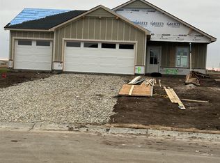 1570 N Emerald Valley Dr, Mulvane, KS 67110