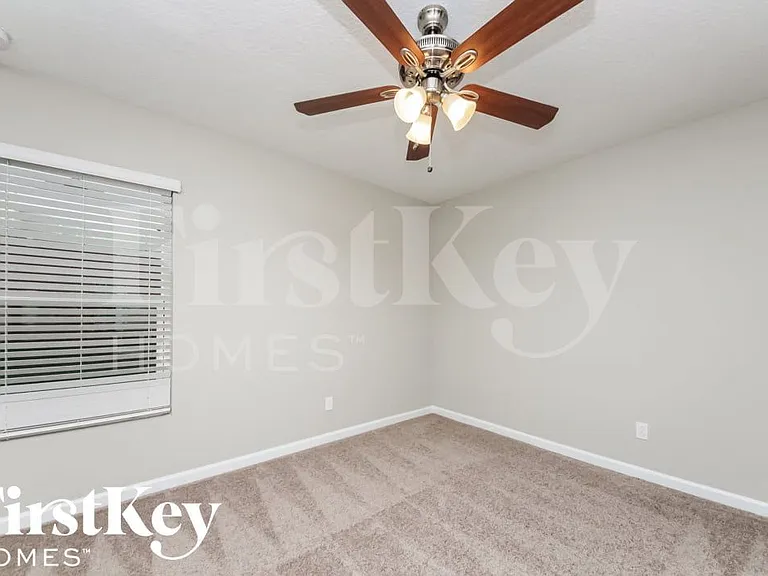 797 SW Hillsboro Cir — Photo 11
