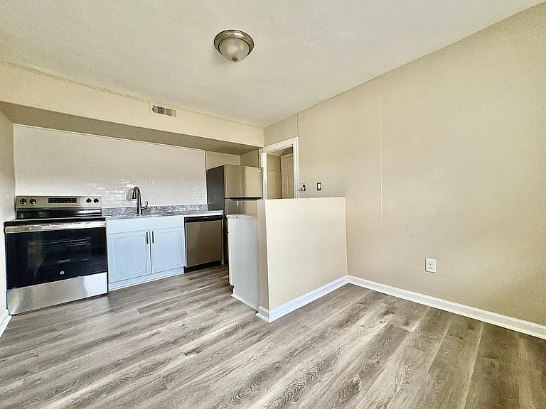 5614 S Main St — Photo 9