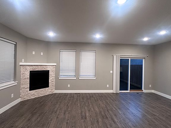 5th image of 1442 NE 83rd Dr #A