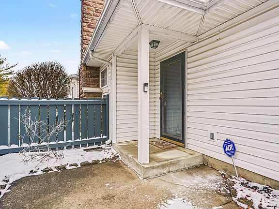 4th image of 2458 Crystal Springs Dr