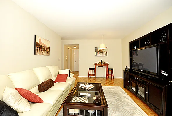 Sold by Real Direct | media 2