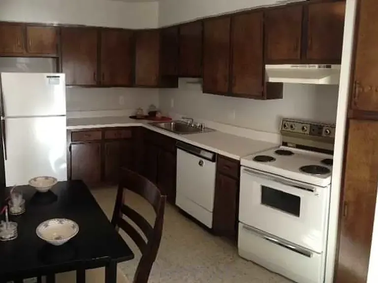 Pine Aire Apartments — Photo 10
