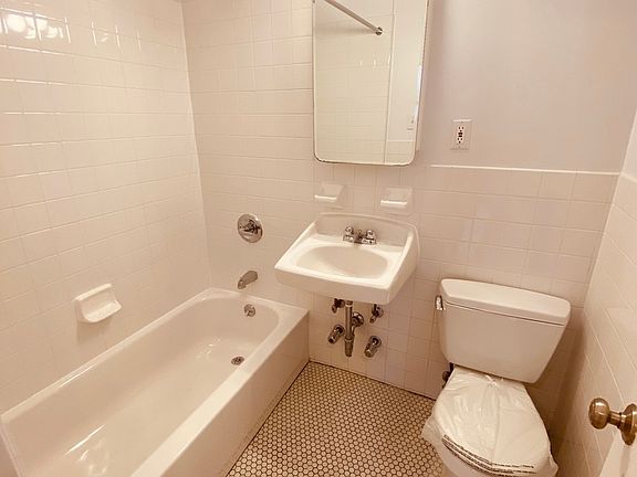 5th image of 330 8th Ave APT 4C