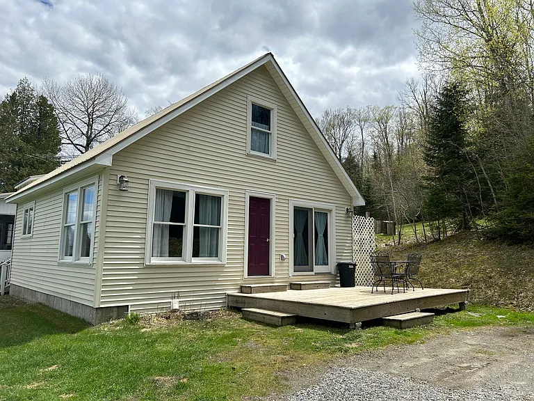 1667 Shadow Lake Rd — Photo 1