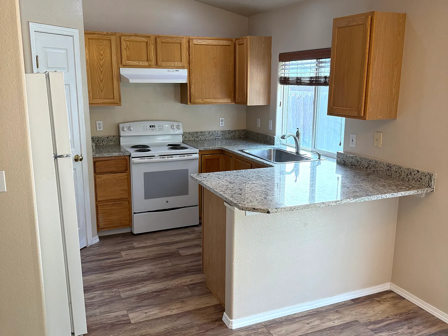 3 bed, 2.5 bath, 1364 sqft, $1,934 — Photo 4