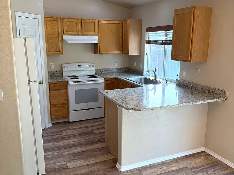 1209 Gold Creek Dr — Photo 4