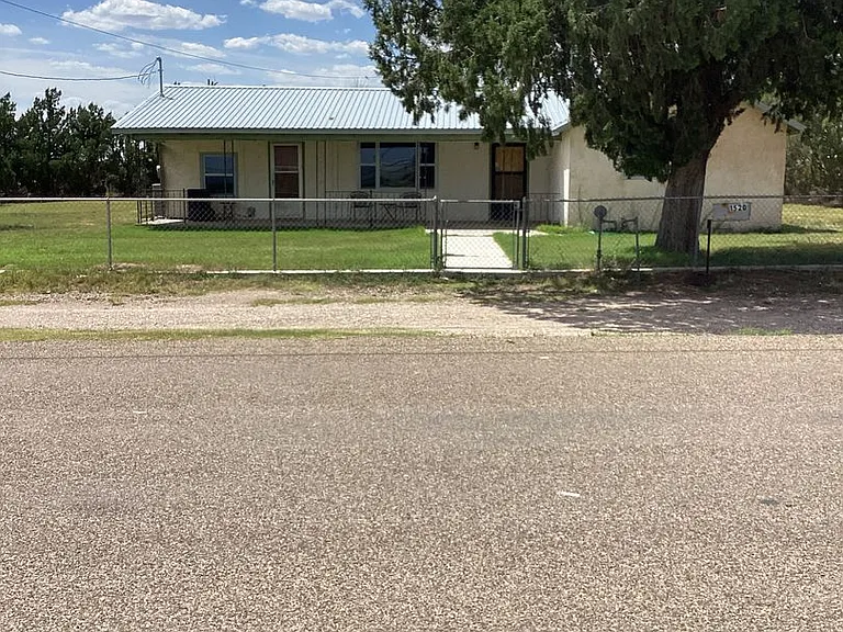 1520 S Industrial Dr — Photo 1