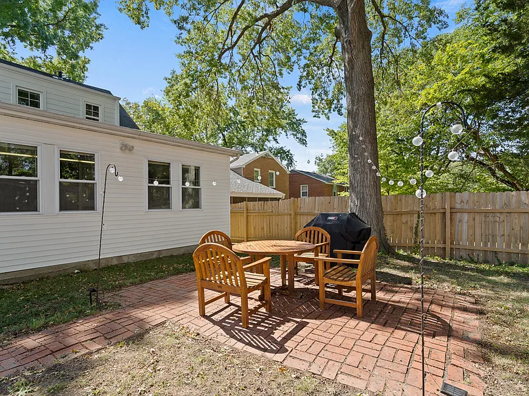 113 Crestmere Ave #201 — Photo 9
