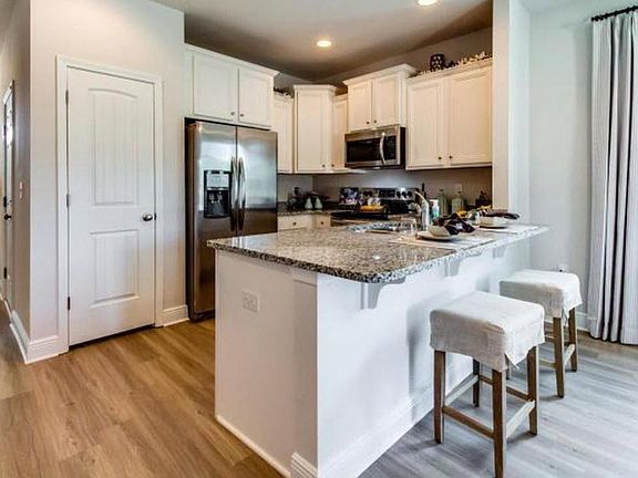 5th image of 65 Crossing Ln Unit B