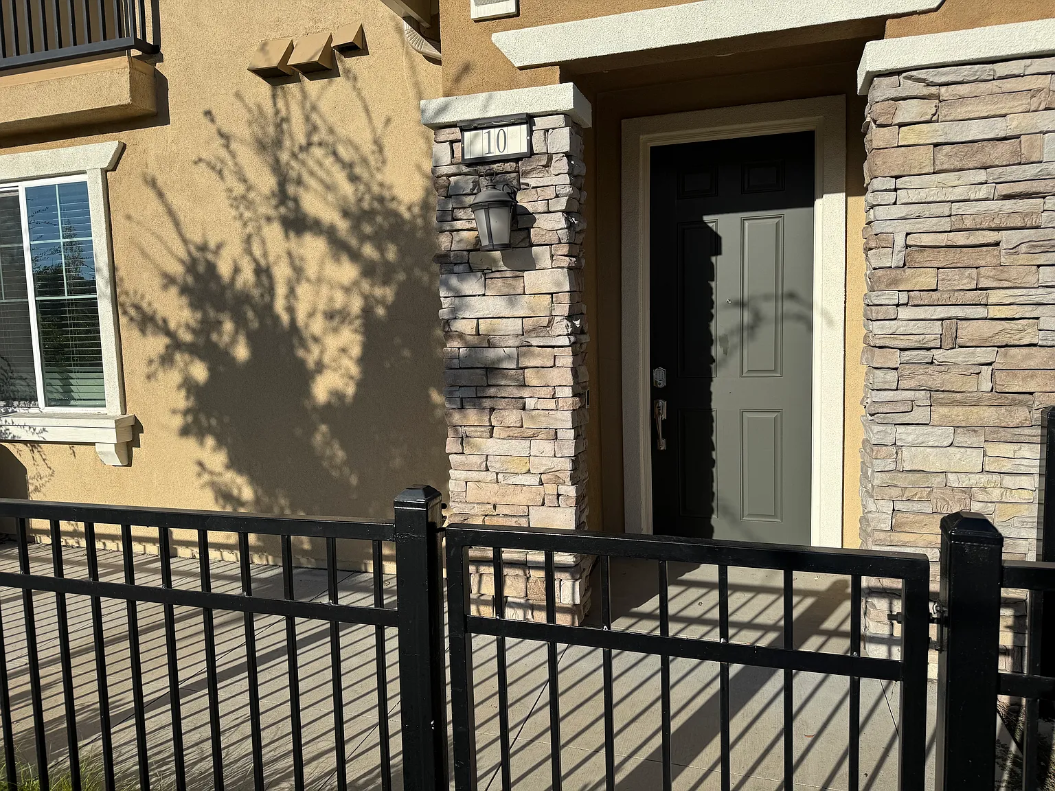 2 bed, 1391 sqft, $2,995 — Photo 3