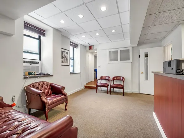 69-40 Yellowston Boulevard image 5 of 15