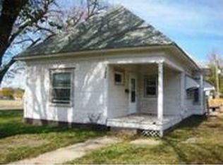 322 W 15th Ave, Hutchinson, KS 67501