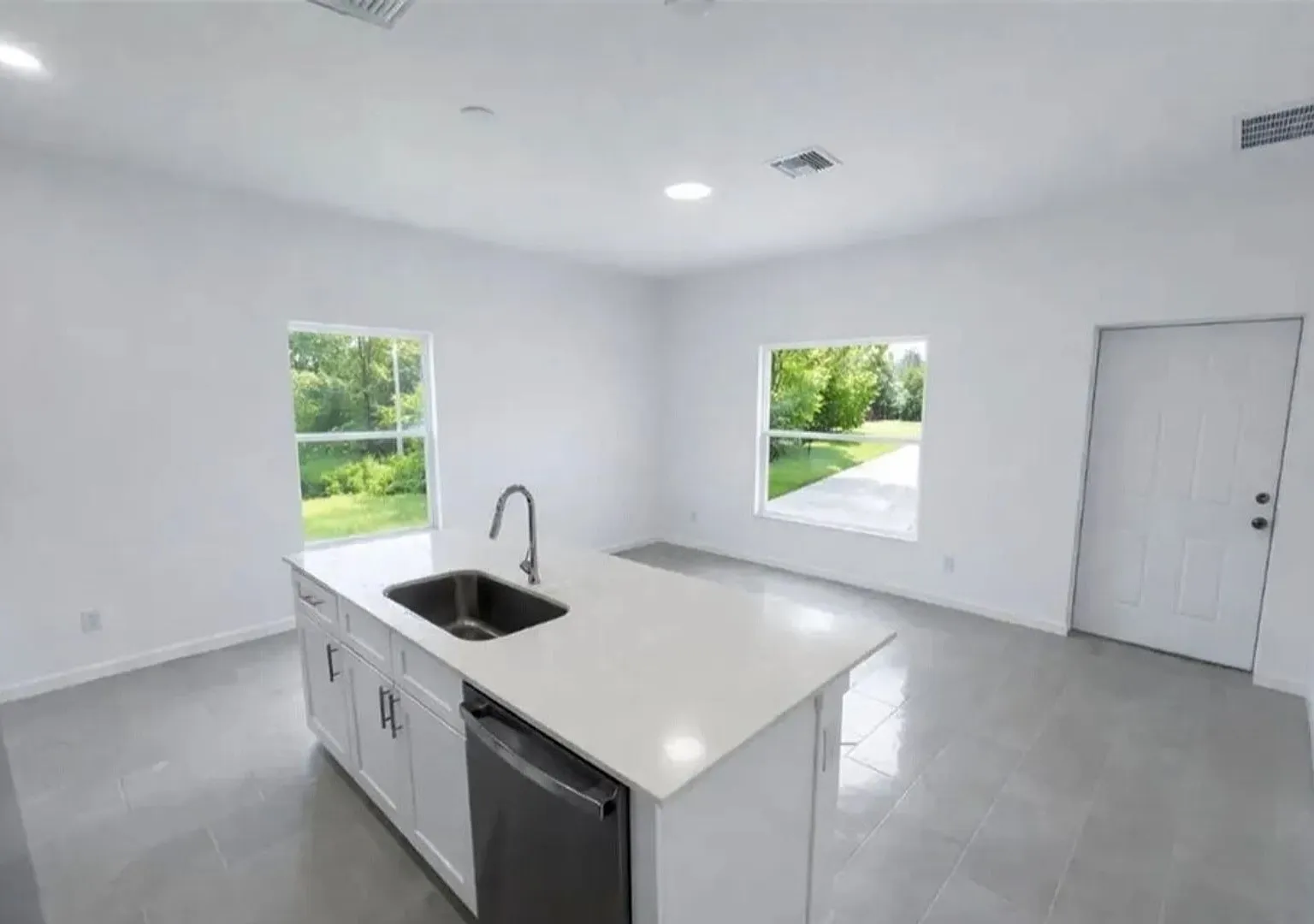 2025 New-One Of A Kind 1 Bd-1ba Home In Desirable Lehigh Acres Location — Photo 4