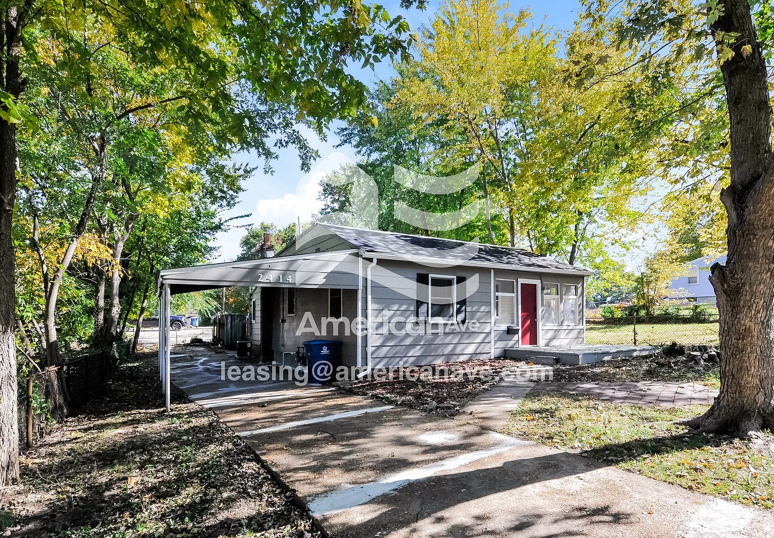 3 bed, 1.0 bath, 953 sqft, $1,151 — Photo 2