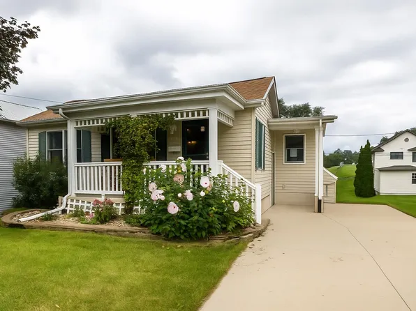 2639 Van Buren St, Dubuque, IA 52001