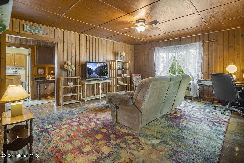 5th image of 101 Pershing Avenue