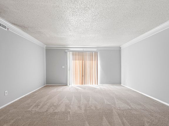 4th image of 807 Andrea Ln