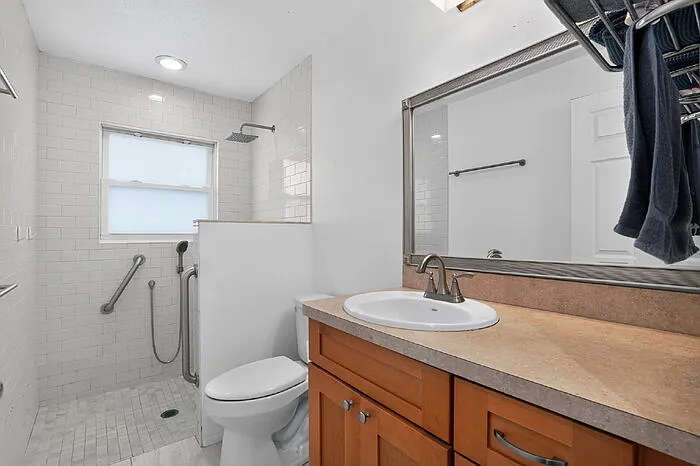 2617 Nassau St — Photo 30