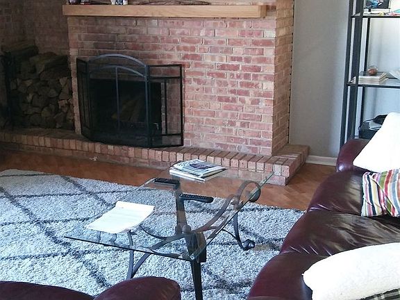2nd image of 5605 Lakeside Dr #128-1E