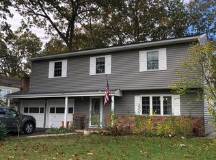 260 Mount Pleasant Rd, Smithtown, NY 11788