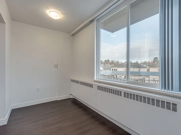 695 SE Marine Dr #605 — Photo 17