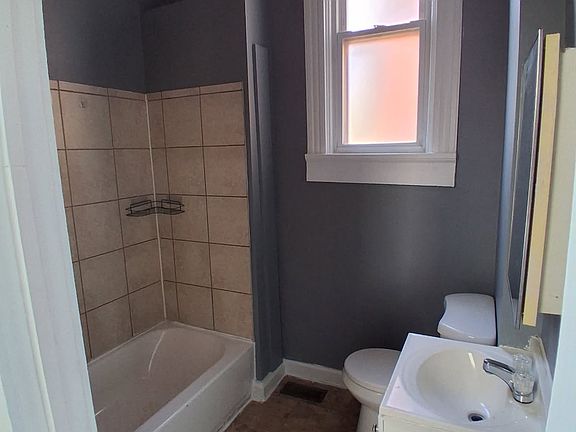 5th image of 1317 Elam St APT 1