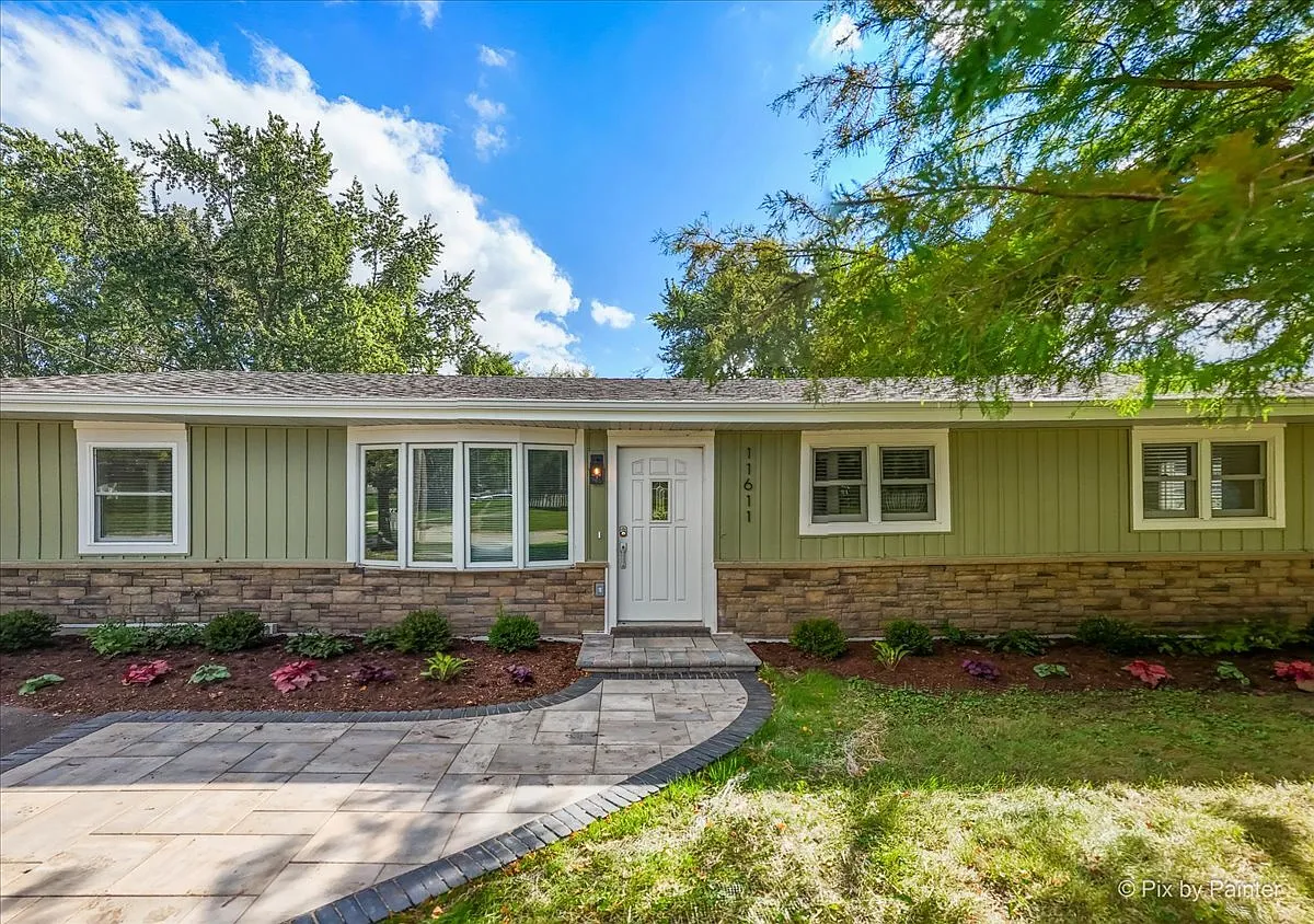 3 bed, 1600 sqft, $3,200 — Photo 1