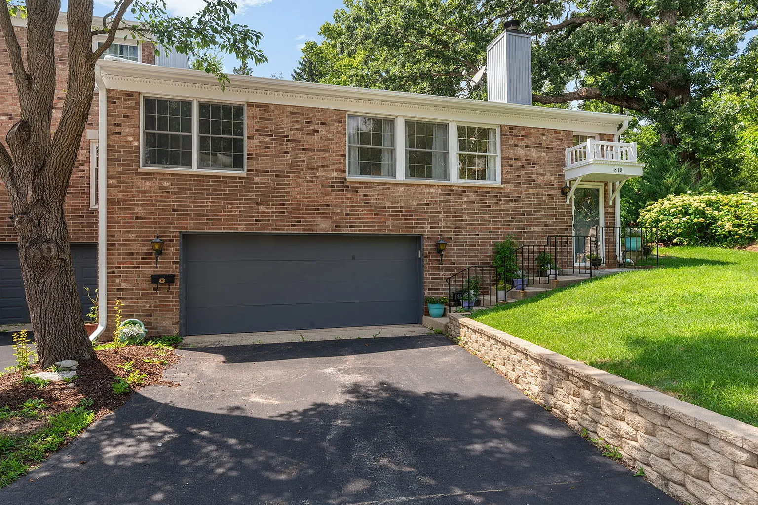 818 Evernia Ct photo 1