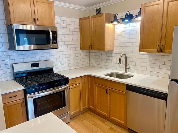 3rd image of 1960 N Lincoln Park West Ave #1301