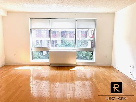 Rented by R New York | media 2