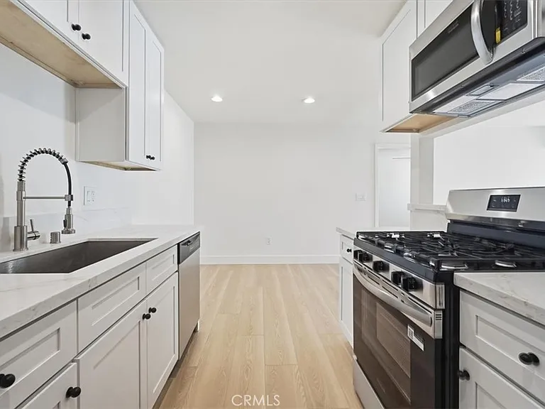 307 N Tustin Ave #C — Photo 7