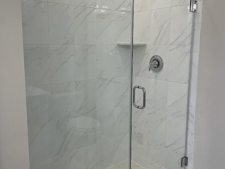 1217 Rockwell Ave — Photo 4