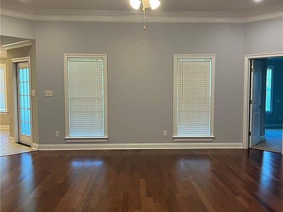3rd image of 3914 Galloway St