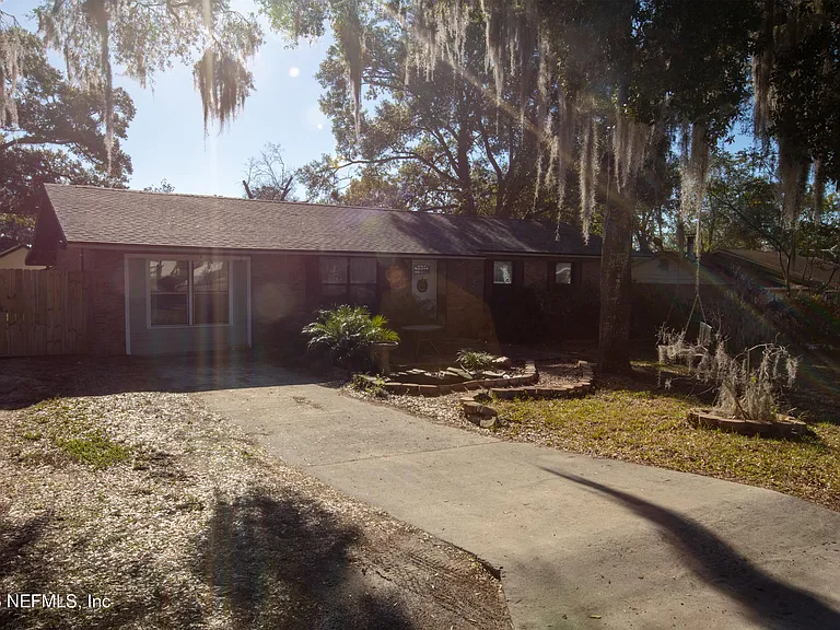 641 SW Orange Ave — Photo 2