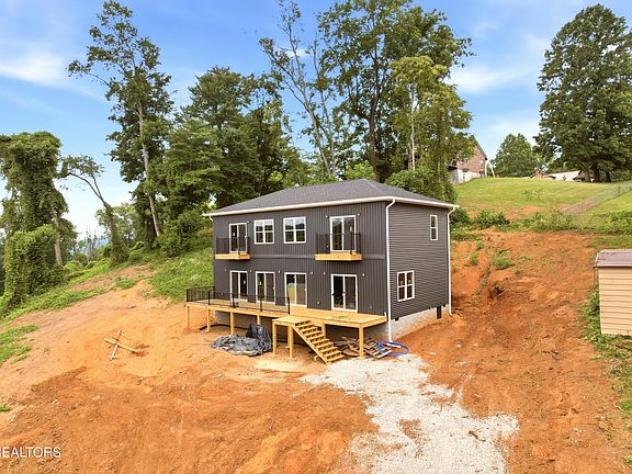 2nd image of 109 Breezeway Ln