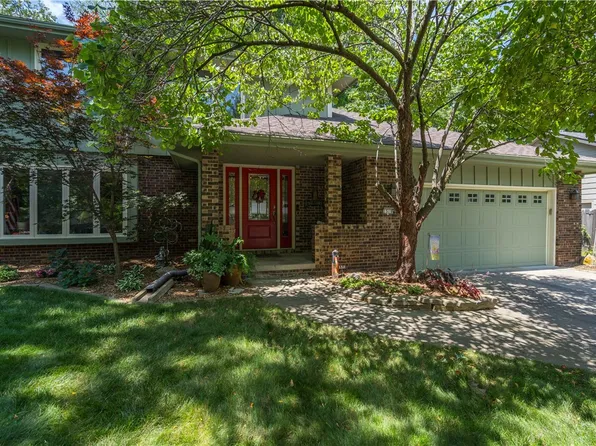 1510 NW 101st St, Clive, IA 50325