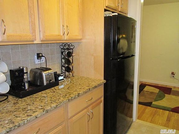 3rd image of 146 Church St APT 4B
