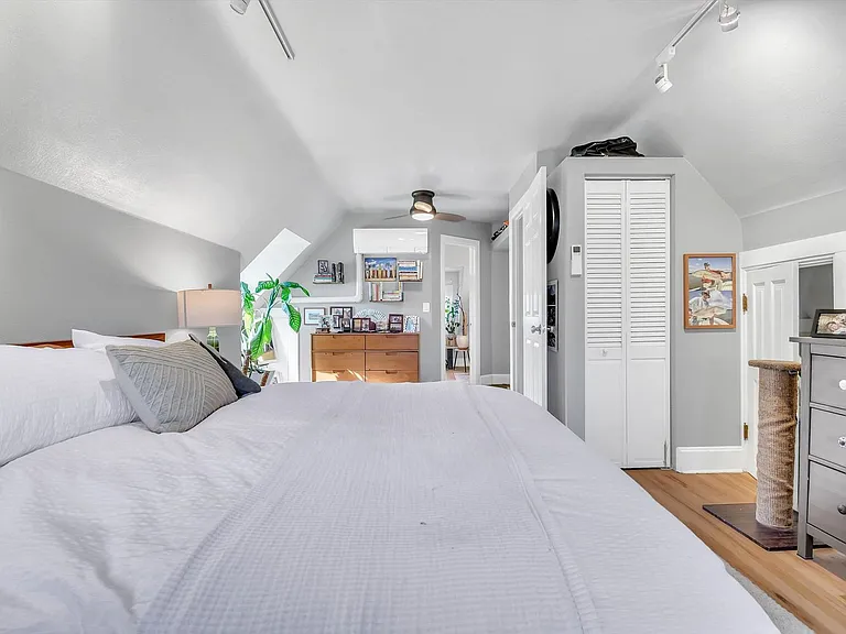 617 S Logan St — Photo 22