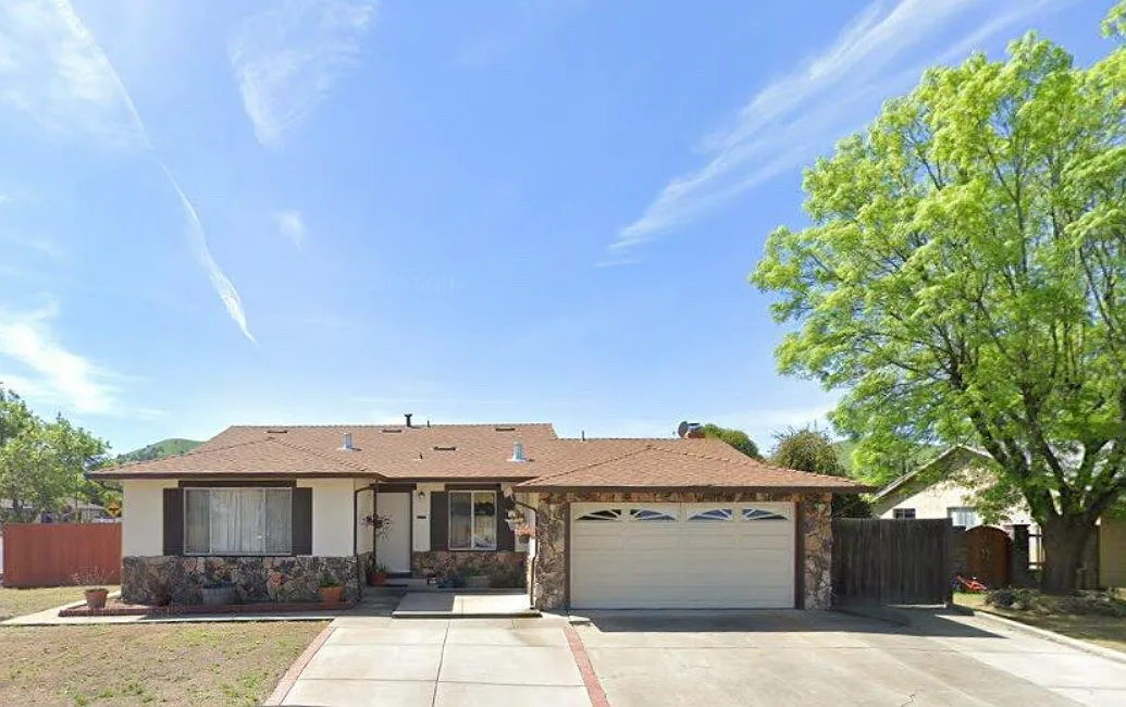 1292 Metten Ave photo 1