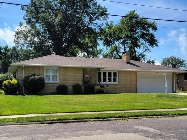 1713 Valle Vista Blvd, Pekin, IL 61554