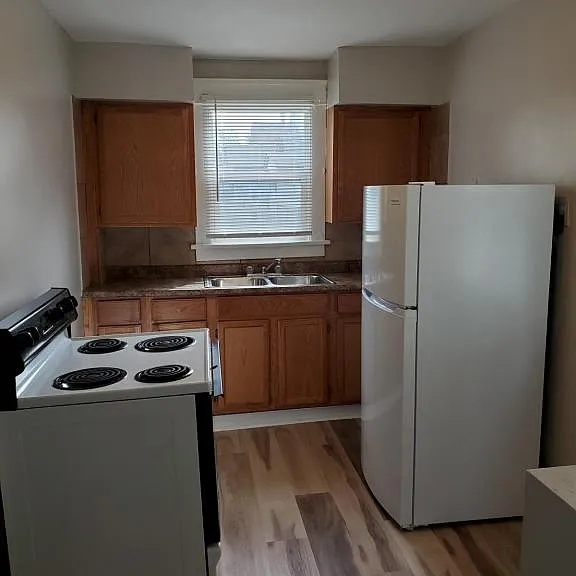 121 Clinton St — Photo 9