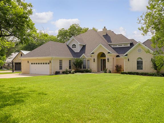 2nd image of 3100 Rivercrest Dr