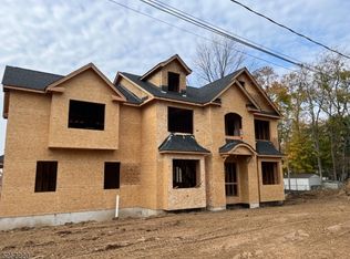 9 Groverville Rd, Parsippany, NJ 07054