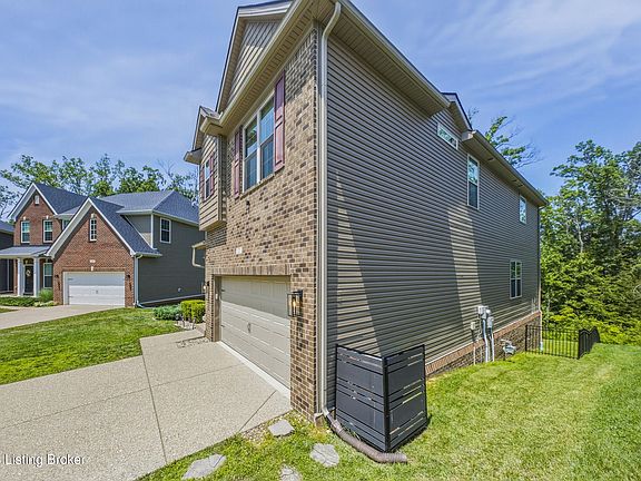 5th image of 227 Belden Trl