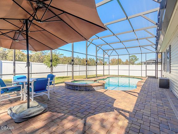 3rd image of 704 Mystic Oaks Ln