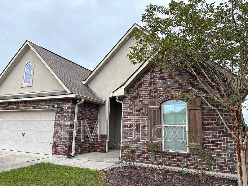 3 bed, 2.0 bath, 1710 sqft, $1,995 — Photo 2