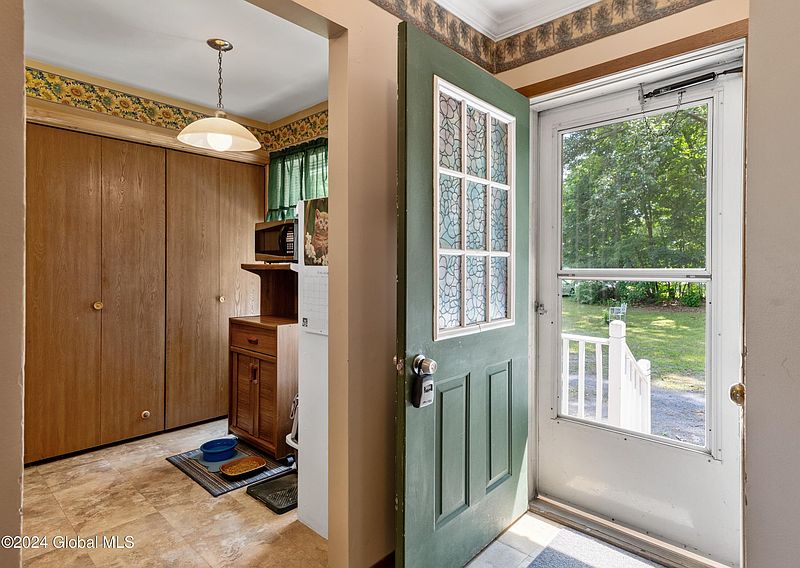 5th image of 3489 Burgoyne Avenue